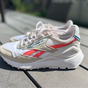 Womens Reebok Classic Nylon Orange and Cream (size 7)